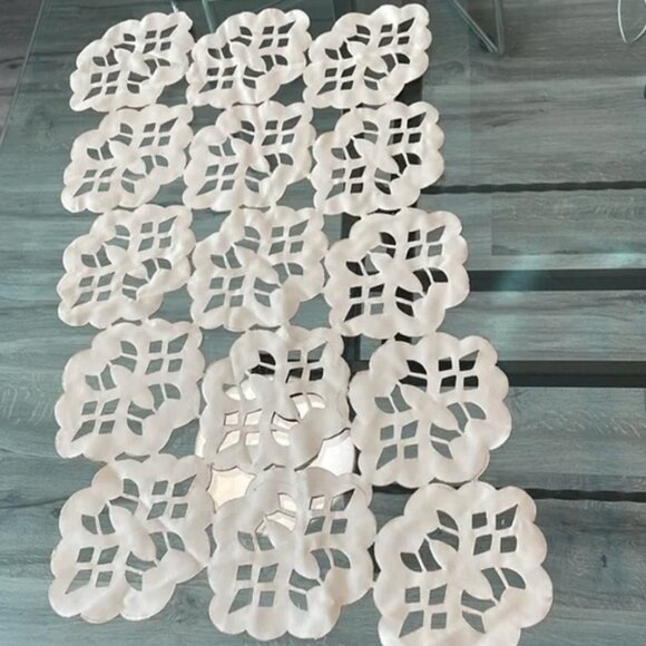 Handmade Satin Table Cloth - Picture 4 of 5